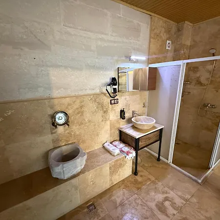 Leyla Cave House Bed & Breakfast 3*